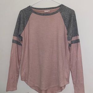 🌸cozy raglan top